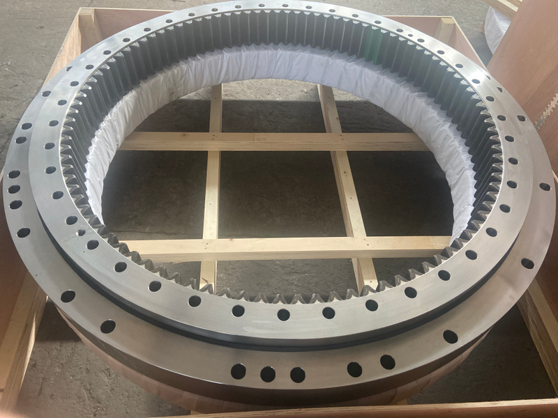 KOMATSU PC650-8 SLEWING BEARING